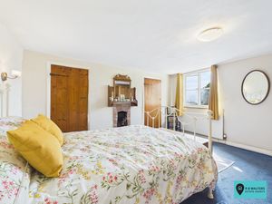 Bedroom- click for photo gallery
